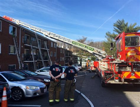 1 man seriously injured in Southeast DC apartment fire